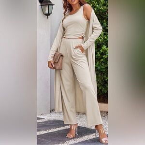 NWT Ekouaer Women's Cream Jumpsuit Set